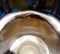 Q8Oils-4-300×225 Photograph depicting cylinder wall using competitor product