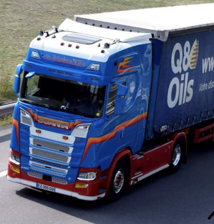 Q8 Formula Truck